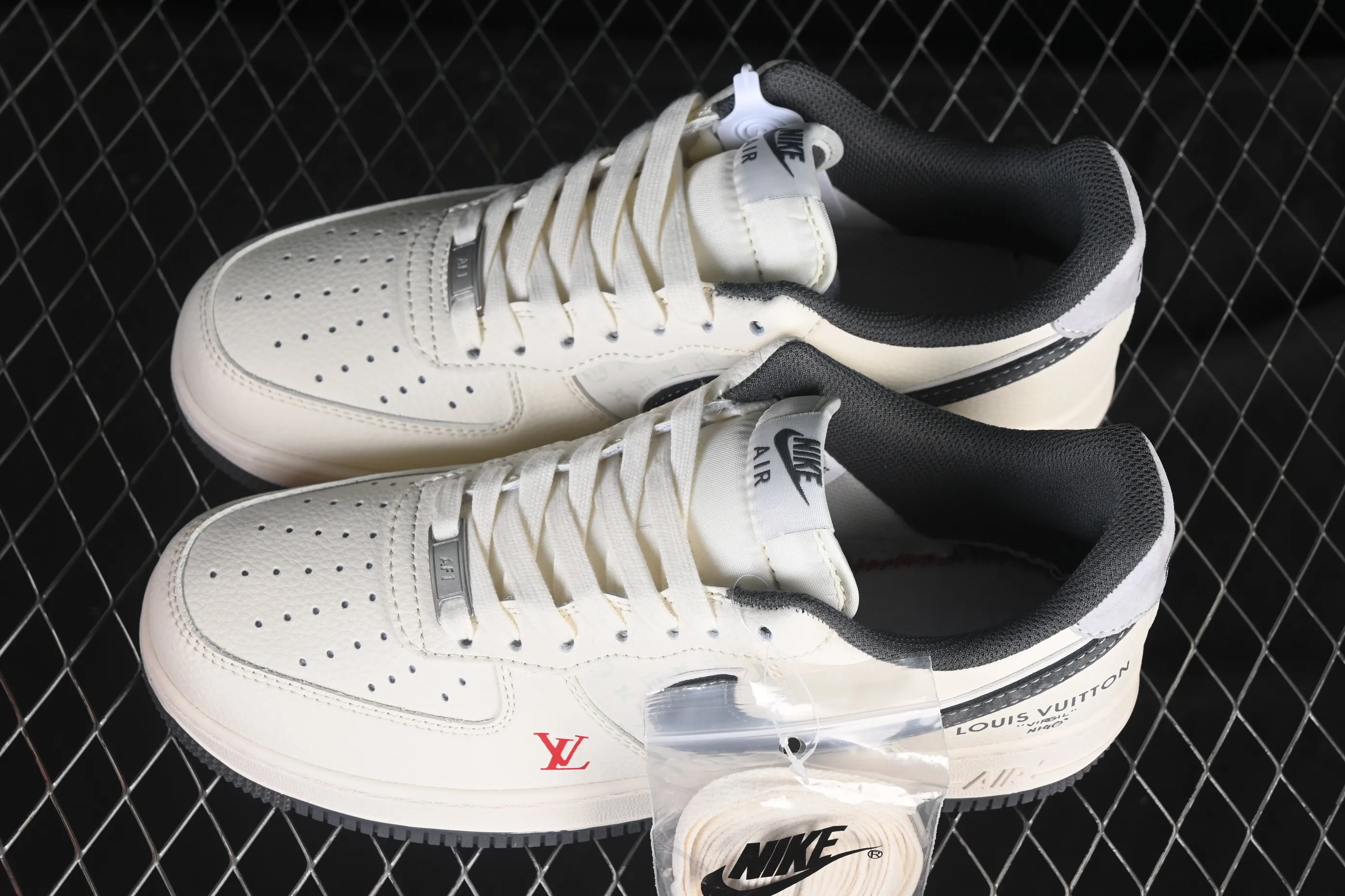 All categories Nk Air Force 1 Air Force series Nk Air Force 1 Low Air Force low top Nike Air Force 1'07 Low LV co-branded printed beige gray hook Air Force 1 low top casual sneakers MZ9588-811